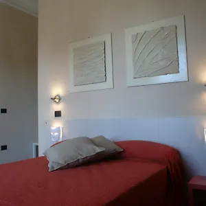 https://lucca-in-villa-elisa.it-tuscanyhotel.com